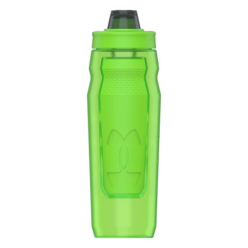 Under Armour 32oz Playmaker Squeeze Water Bottle - color: Hyper Green