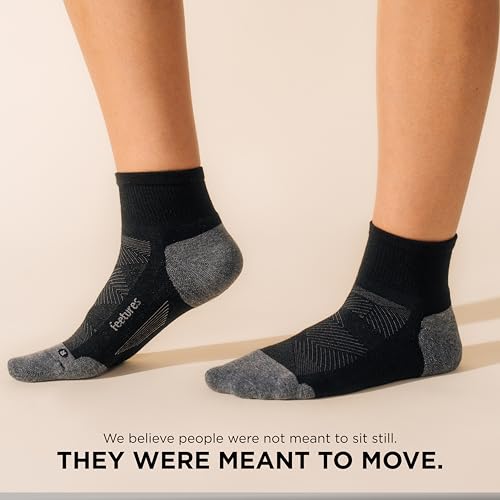 Feetures Elite Max Cushion Quarter Running Sock, 1 Pair - color: Black, size: Medium