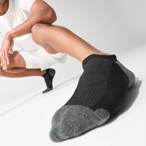 Feetures Elite Max Cushion No Show Tab Ankle Sock - color: New Black (1 Pair), size: Medium