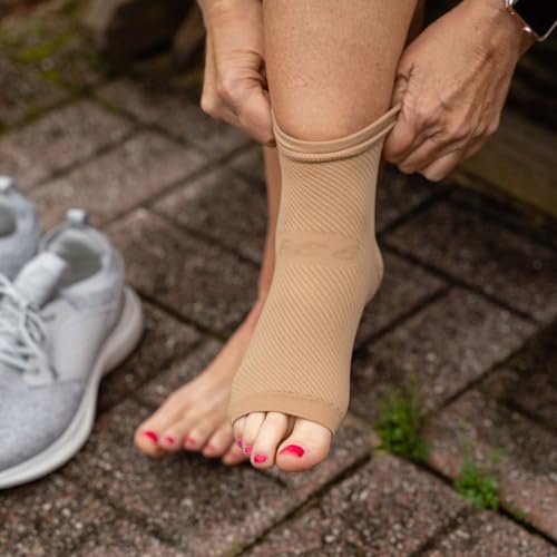 OrthoSleeve FS6 Foot Bracing (Single Sleeve) treats Plantar Fasciitis, Achilles Tendonitis and relieves heel pain in a soft, moisture-wicking fabric - color: White, size: X-Large