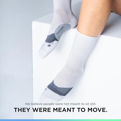 Feetures Elite Light Cushion Mini Crew Sock - color: White (3 Pair), size: Medium