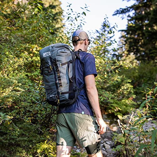 Mountain Backpack for Men and Women - Lightweight Hiking Backpack with Mesh Pocket, Hood Pocket - Outdoor Backpack for Traveling and Camping - Camping Backpack with Detachable Water Bladder - style: Mountain Backpack